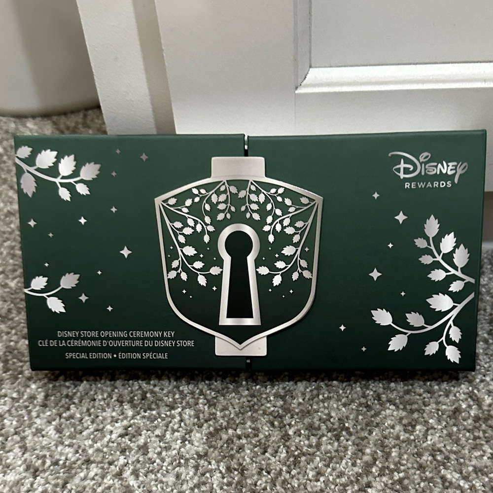 NEW in Box- Disney Store Opening Ceremony green Key